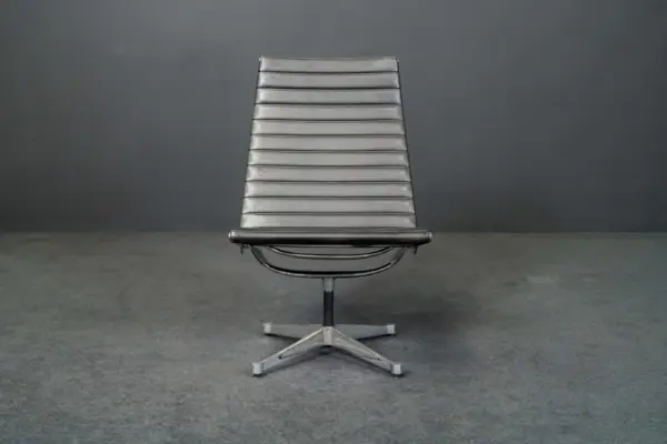 Herman Miller by Vitra EA 116