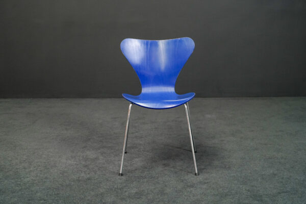 Fritz Hansen Serie 7 3107