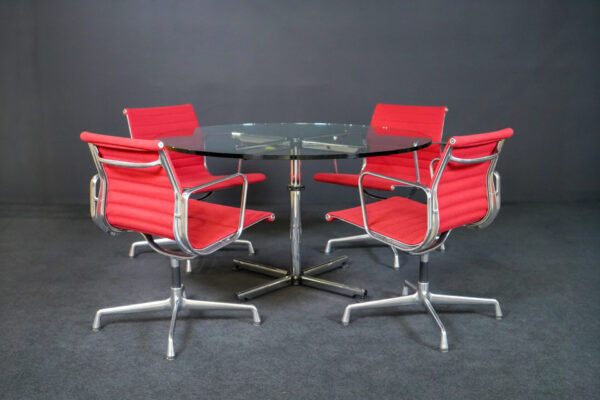 USM Kitos / Vitra Konferenztisch + 4x EA 107