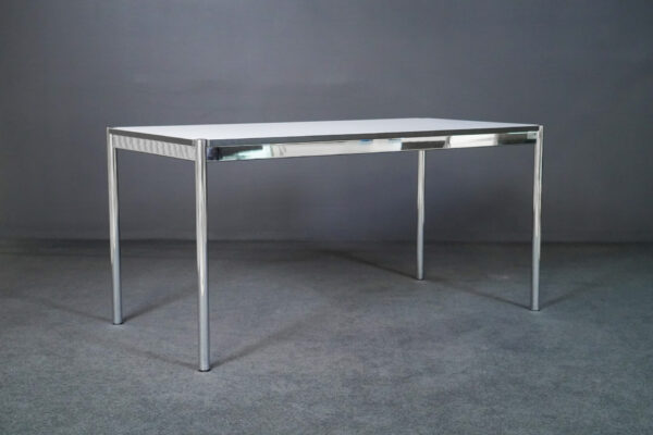 USM Haller Schreibtisch