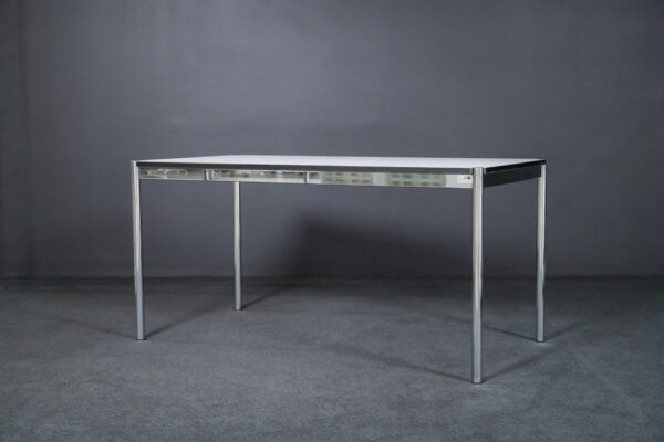 USM Haller Schreibtisch