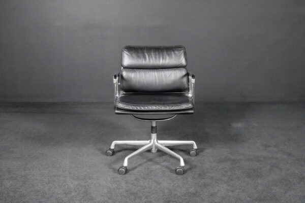 Vitra EA 207