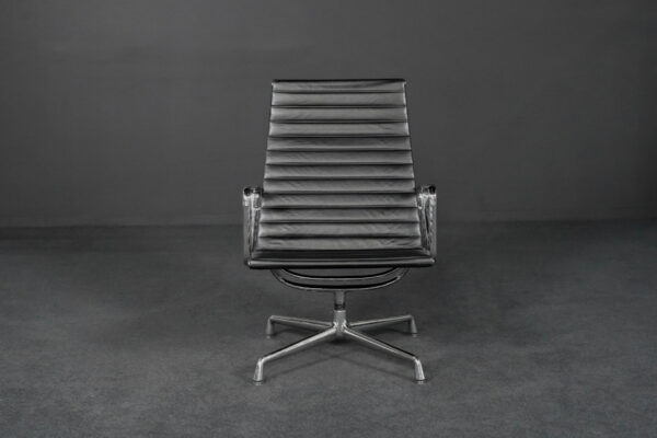 Vitra EA 116