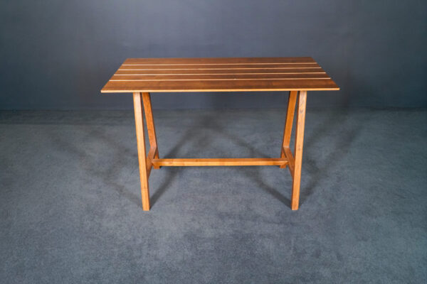 BuzziSpace Holztisch