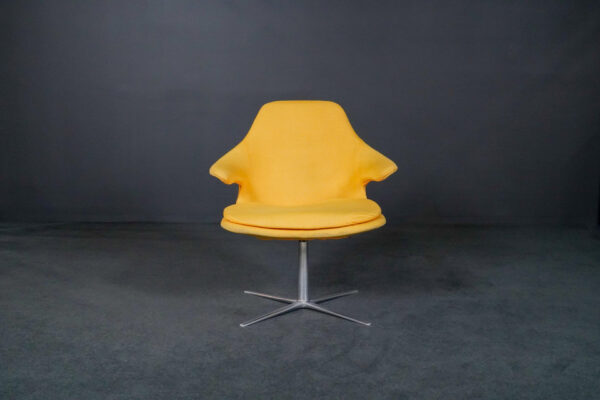 Infiniti Loop Lounge