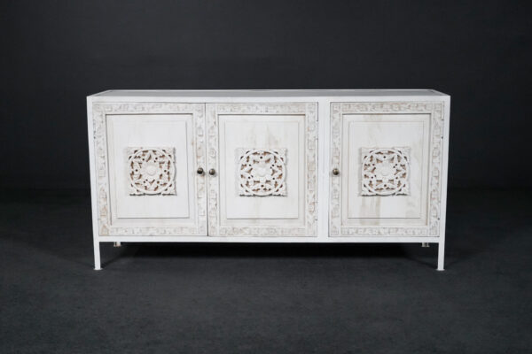 Lacquered wood sideboard