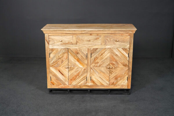 Wooden chest of drawers