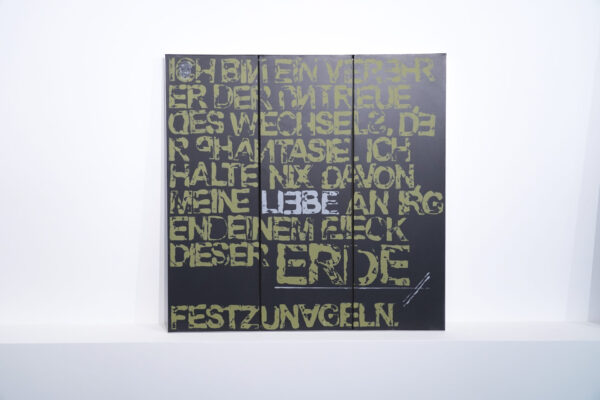 Gerahmter Triptychon auf Leinwand