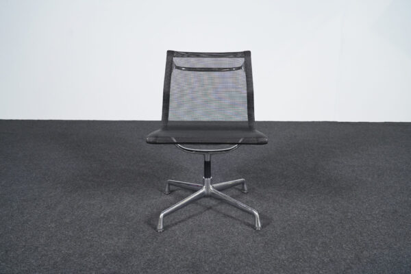 Vitra EA 105