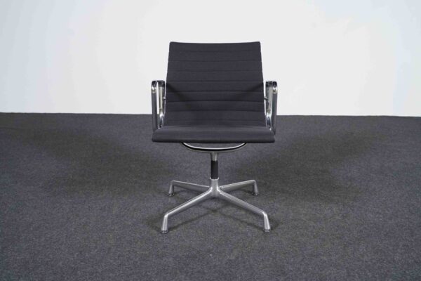 Vitra EA 108