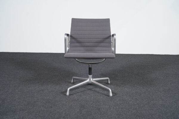 Vitra EA 108
