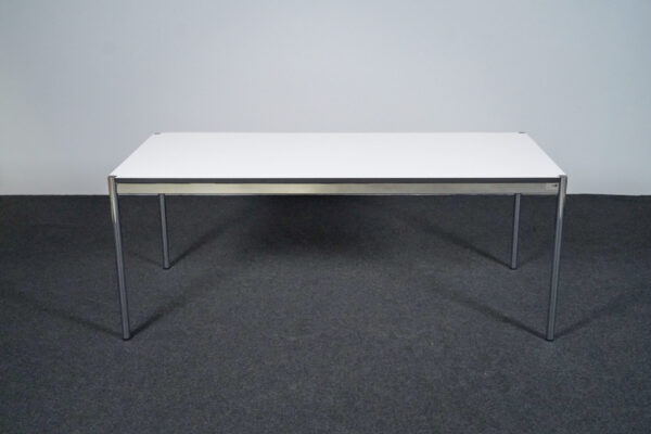 USM Haller Schreibtisch
