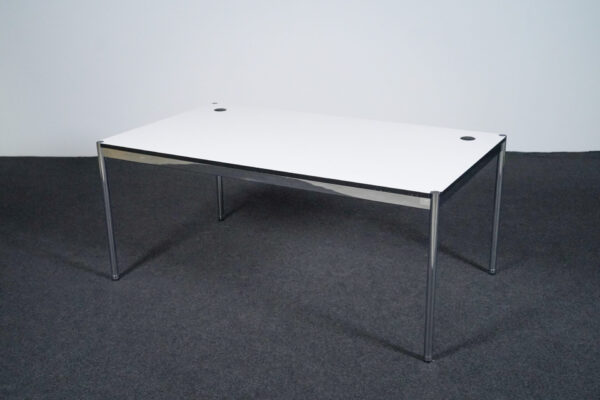 USM Haller Schreibtisch