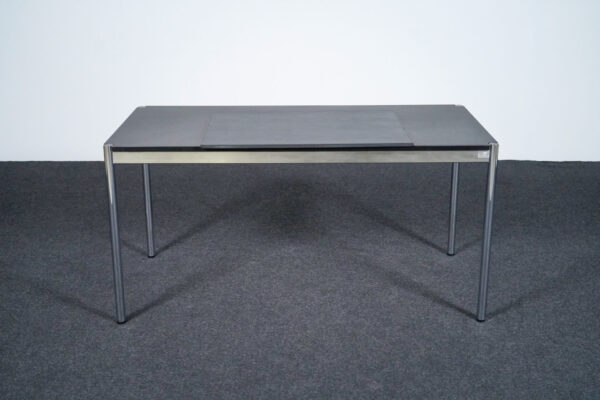 USM Haller Schreibtisch inkl. Schreibtischauflage