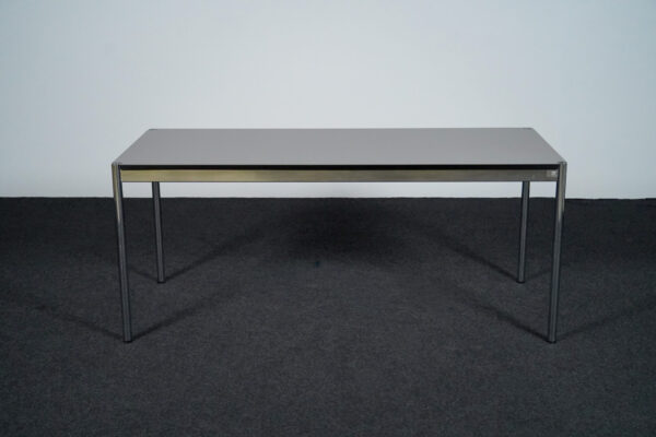 USM Haller Schreibtisch