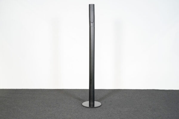 Stehlampe mit 360° drehbarem Kopf