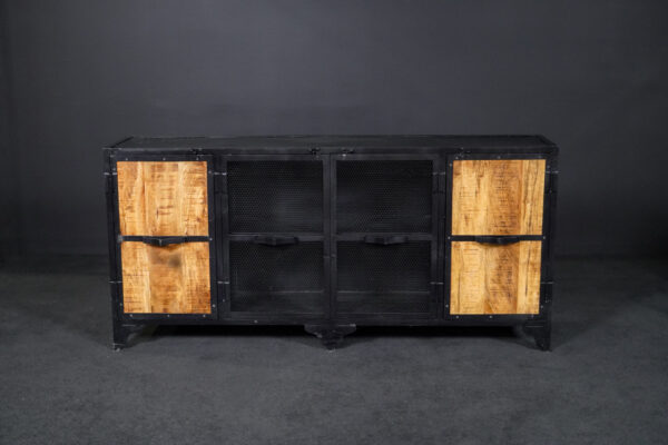 Sideboard aus Metall mit Holztüren
