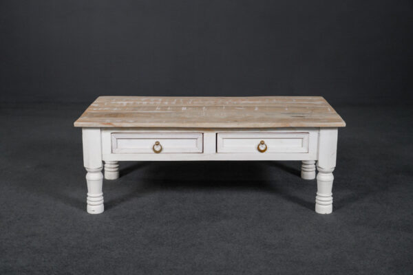 Sideboard aus gefärbtem Holz