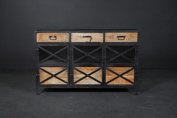 Sideboard aus behandeltem Holz und Metall