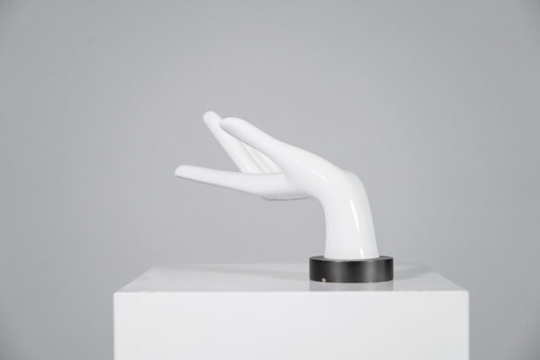 Handmodel gemaakt van wit plastic