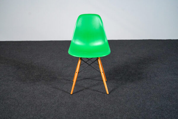 Vitra DSW Plastic Stoel