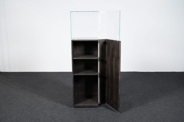 Glasvitrine mit Ablagefächern